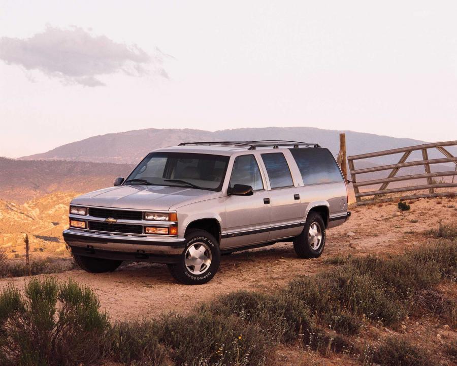  Chevrolet Suburban 1992 года  (фото 5 из 11)